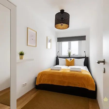 Pineapple - Zwinger V - 78qm - 1x Free Parking *