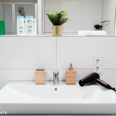 Pineapple - Zwinger V - 78qm - 1x Free Parking *